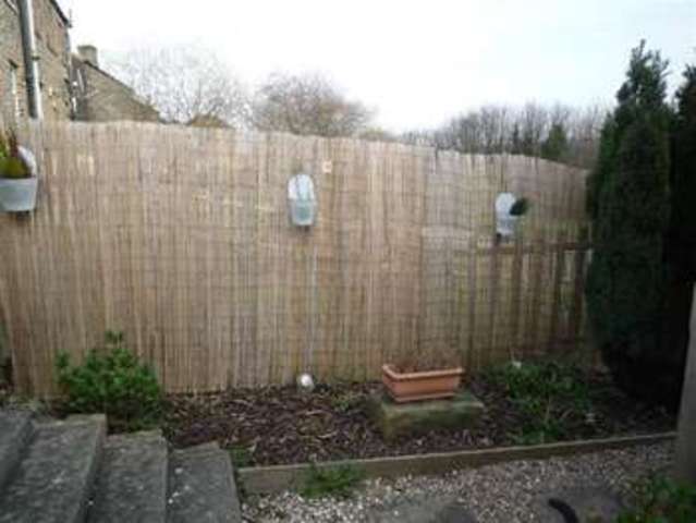  Image of 2 bedroom Terraced house to rent in Wren Street Paddock Huddersfield HD1 at Huddersfield, HD1 4TT