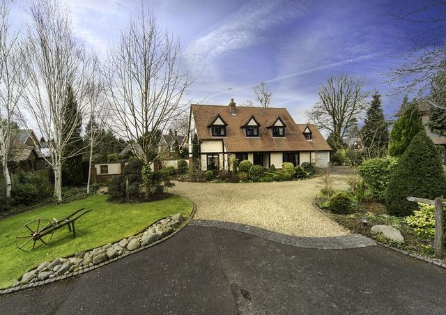  Image of 5 bedroom Detached house for sale in Wrottesley Road Tettenhall Wolverhampton WV6 at Wrottesley Road  Wolverhampton, WV6 8SH