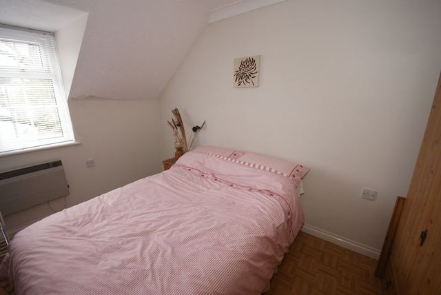  Image of 2 bedroom Flat for sale in York Mews Alton GU34 at York Mews  Alton, GU34 1JD