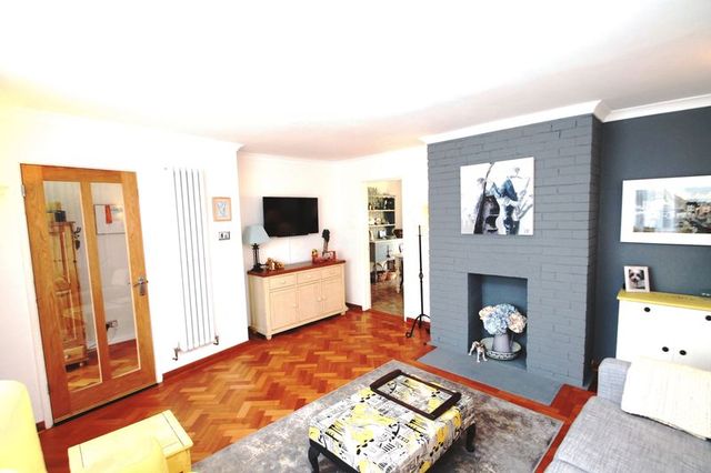  Image of 4 bedroom Property for sale in Birch Road Paddock Wood Tonbridge TN12 at Birch Road  Tonbridge, TN12 6JT