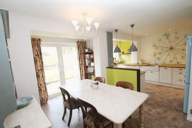  Image of 4 bedroom Property for sale in Birch Road Paddock Wood Tonbridge TN12 at Birch Road  Tonbridge, TN12 6JT