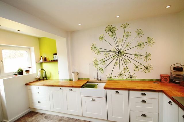  Image of 4 bedroom Property for sale in Birch Road Paddock Wood Tonbridge TN12 at Birch Road  Tonbridge, TN12 6JT