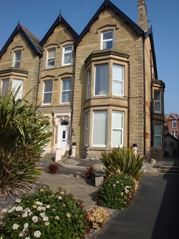  Image of 1 bedroom Ground Flat to rent in Clifton Drive North St. Annes Lytham St. Annes FY8 at Clifton Drive North  St Annes, FY8 2PA