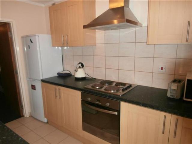  Image of 2 bedroom Apartment to rent in Westridge Road Southampton SO17 at Portswood, SO17 2HP
