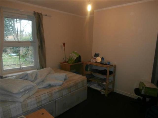  Image of 2 bedroom Apartment to rent in Westridge Road Southampton SO17 at Portswood, SO17 2HP