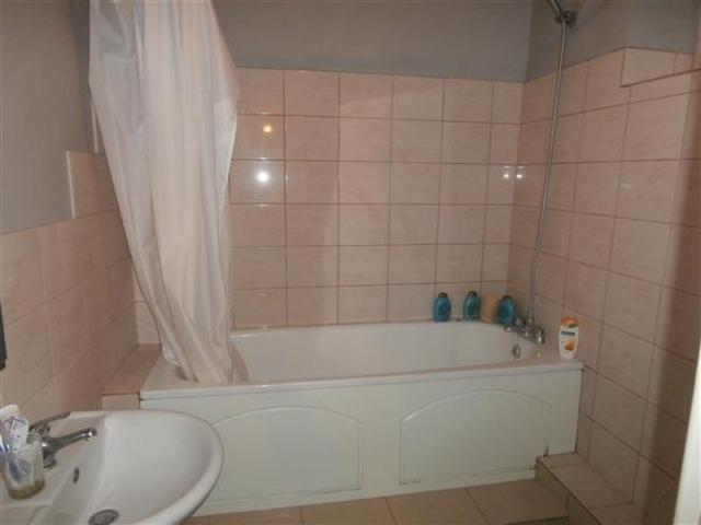 Image of 2 bedroom Apartment to rent in Westridge Road Southampton SO17 at Portswood, SO17 2HP