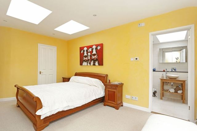  Image of 5 bedroom Detached house for sale in Glen Avenue Abbots Leigh Bristol BS8 at Glen Avenue Abbots Leigh Bristol, BS8 3SD