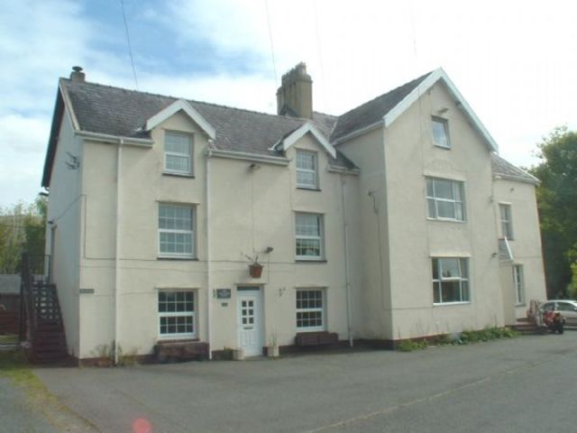  Image of 1 bedroom Flat to rent in Abergwyngregyn Llanfairfechan LL33 at Station Road Abergwyngregyn Llanfairfechan, LL33 0LB