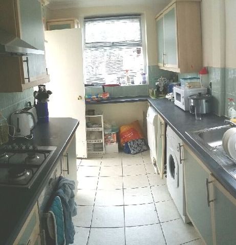  Image of 5 bedroom House Share to rent in Arnesby Road Nottingham NG7 at Lenton Bristol Lenton, NG7 2EA