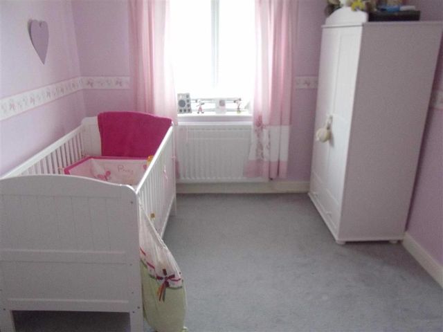  Image of 2 bedroom Property to rent in Ash Close Rochdale OL12 at Ash Close ROCHDALE ROCHDALE, OL12 9AN