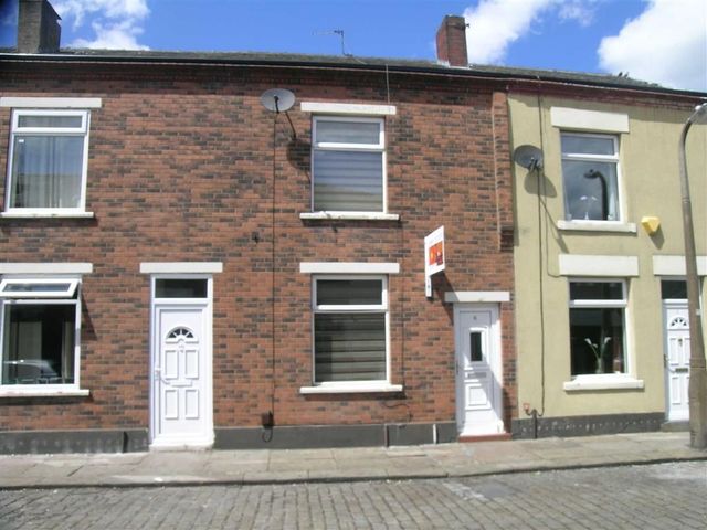  Image of 3 bedroom Property to rent in Ash Street Rochdale OL11 at Ash Street ROCHDALE ROCHDALE, OL11 3AP