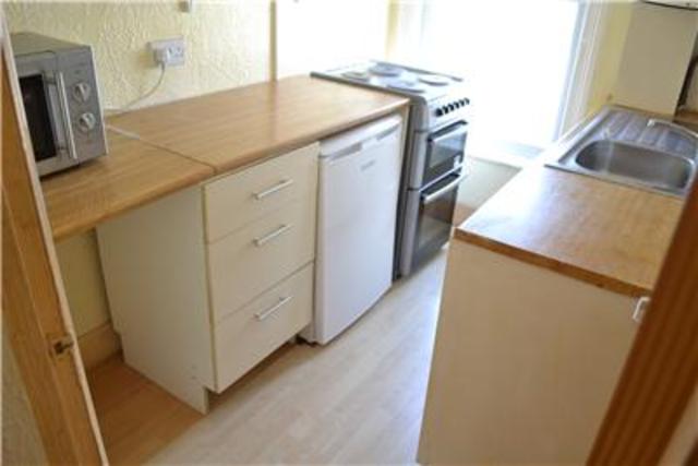  Image of 1 bedroom Flat to rent in Ashburnham Road Hastings TN35 at Hastings Ore, TN35 5JH
