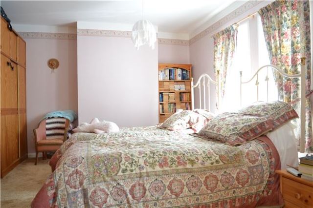  Image of 3 bedroom Terraced house for sale in Ashburnham Road Hastings TN35 at East Sussex, TN35 5JL