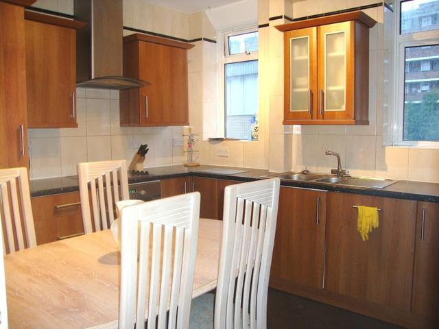  Image of 3 bedroom Flat to rent in Leighton Road London NW5 at Kentish Town, NW5 2QN