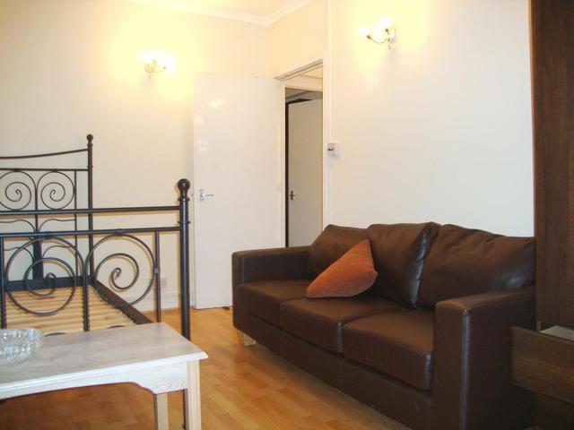  Image of 3 bedroom Flat to rent in Leighton Road London NW5 at Kentish Town, NW5 2QN