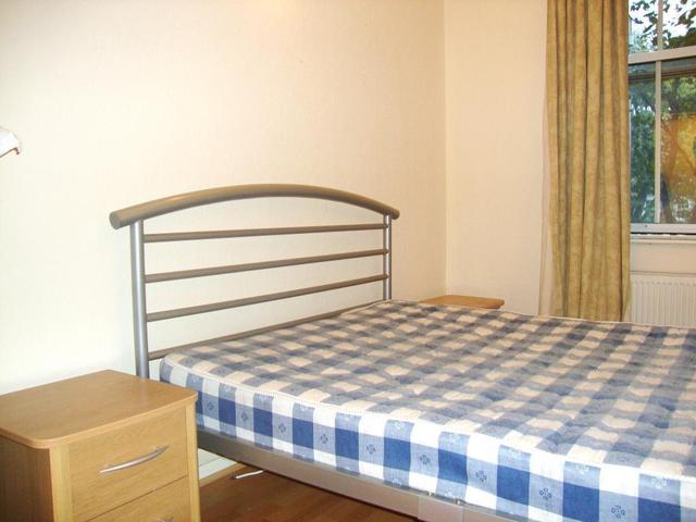  Image of 3 bedroom Flat to rent in Leighton Road London NW5 at Kentish Town, NW5 2QN