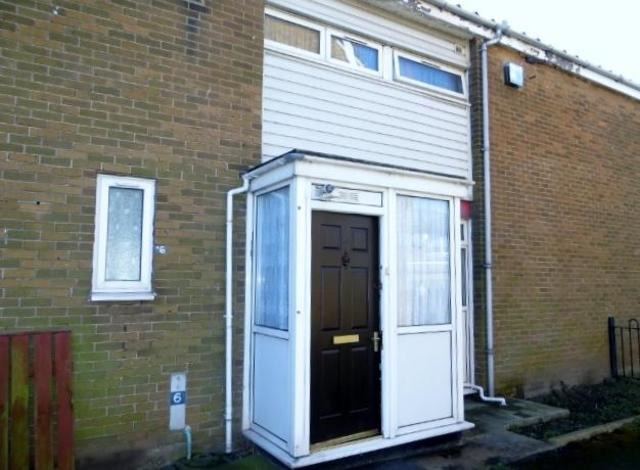  Image of 3 bedroom Terraced house for sale in Beaufort Close Hull HU3 at Anlaby Road  Hull, HU3 2NA
