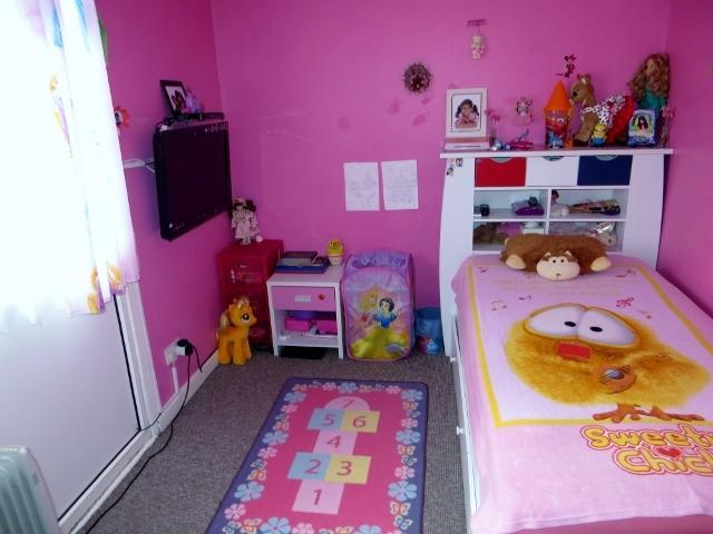  Image of 3 bedroom Terraced house for sale in Beaufort Close Hull HU3 at Anlaby Road  Hull, HU3 2NA