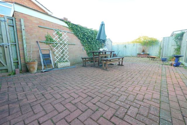  Image of 3 bedroom Detached house to rent in Westfield Road Benson Wallingford OX10 at Westfield Road  Benson, OX10 6NH