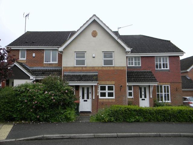  Image of 2 bedroom Terraced house to rent in Boleyn Close Maidenbower Crawley RH10 at Boleyn Close Maidenbower Crawley, RH10 7QJ