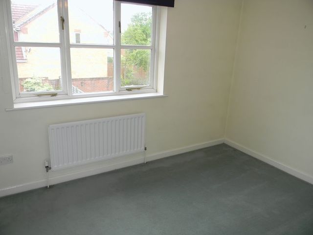  Image of 2 bedroom Terraced house to rent in Boleyn Close Maidenbower Crawley RH10 at Boleyn Close Maidenbower Crawley, RH10 7QJ