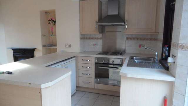  Image of 2 bedroom Semi-Detached house to rent in Botha Road London E13 at Botha Road Plaistow London, E13 8PQ