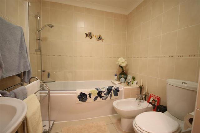  Image of 2 bedroom Flat to rent in Botley Road Romsey SO51 at ROMSEY  ROMSEY, SO51 5TA