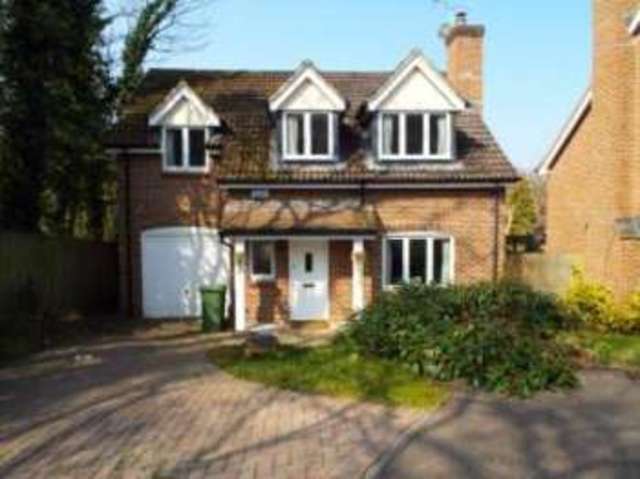  Image of 5 bedroom Detached house for sale in Boxford Close Selsdon South Croydon CR2 at South Croydon  Selsdon, CR2 8SY