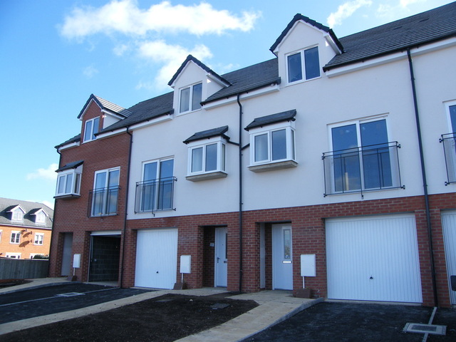  Image of 3 bedroom Terraced house for sale in Palgrave Road Bedford MK42 at Bedfordshire  Bedford, MK42 9EX