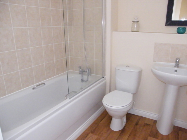  Image of 3 bedroom Terraced house for sale in Palgrave Road Bedford MK42 at Bedfordshire  Bedford, MK42 9EX
