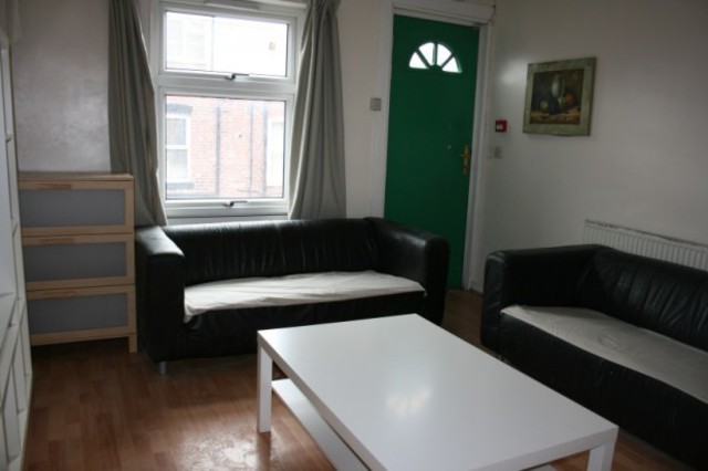  Image of 5 bedroom Terraced house to rent in Burley Lodge Terrace Hyde Park Leeds LS6 at Burley Lodge Terrace  Leeds, LS6 1QD