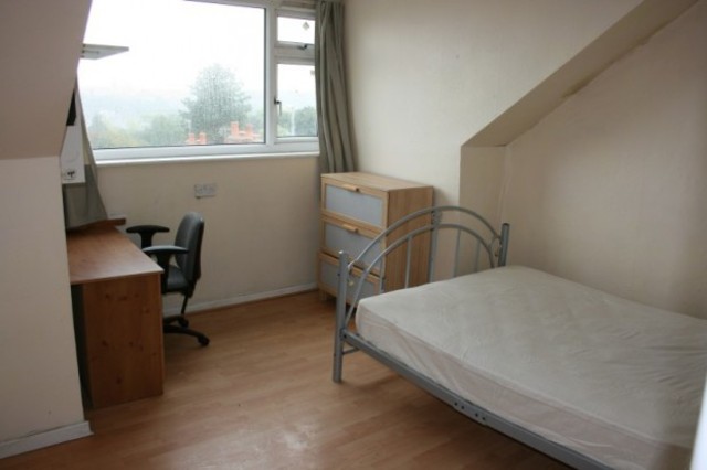  Image of 5 bedroom Terraced house to rent in Burley Lodge Terrace Hyde Park Leeds LS6 at Burley Lodge Terrace  Leeds, LS6 1QD