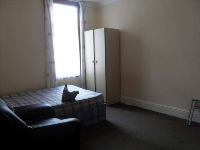  Image of 1 bedroom Studio flat to rent in Buxton Road London E15 at Buxton Road  London, E15 1QX