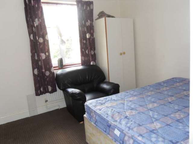  Image of 1 bedroom Studio flat to rent in Buxton Road London E15 at Buxton Road  London, E15 1QX