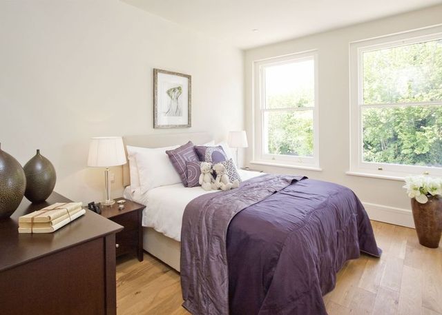  Image of 2 bedroom Flat for sale in Castle Square Bletchingley Redhill RH1 at Castle Square  Bletchingley, RH1 4LB