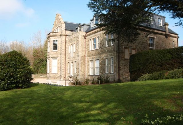  Image of 2 bedroom Flat for sale in Castle Square Bletchingley Redhill RH1 at Castle Square  Bletchingley, RH1 4LB