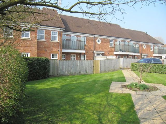  Image of 3 bedroom Flat to rent in Dean Street Marlow SL7 at Bank Apartments Dean Street Marlow, SL7 3DX