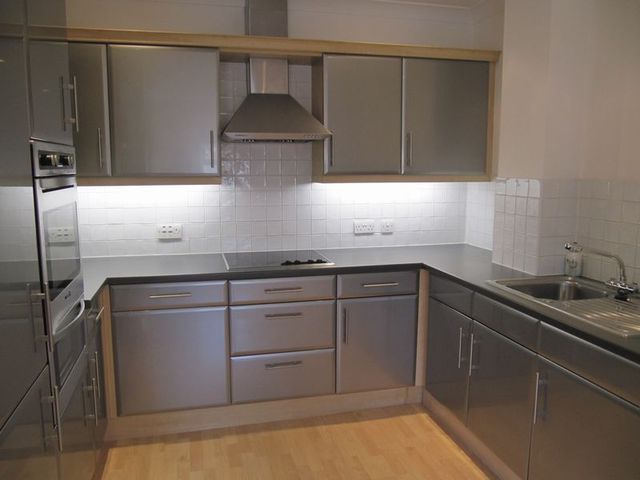  Image of 3 bedroom Flat to rent in Dean Street Marlow SL7 at Bank Apartments Dean Street Marlow, SL7 3DX