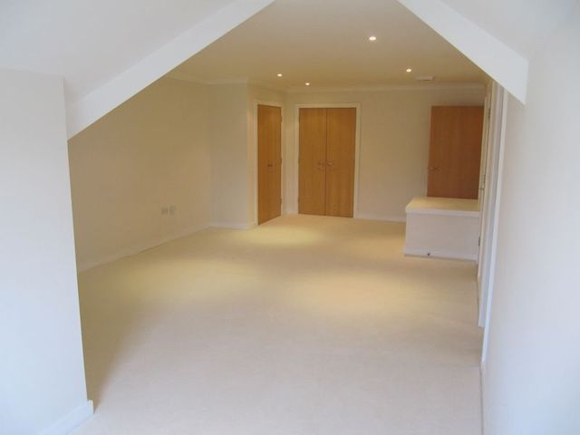  Image of 3 bedroom Flat to rent in Dean Street Marlow SL7 at Bank Apartments Dean Street Marlow, SL7 3DX