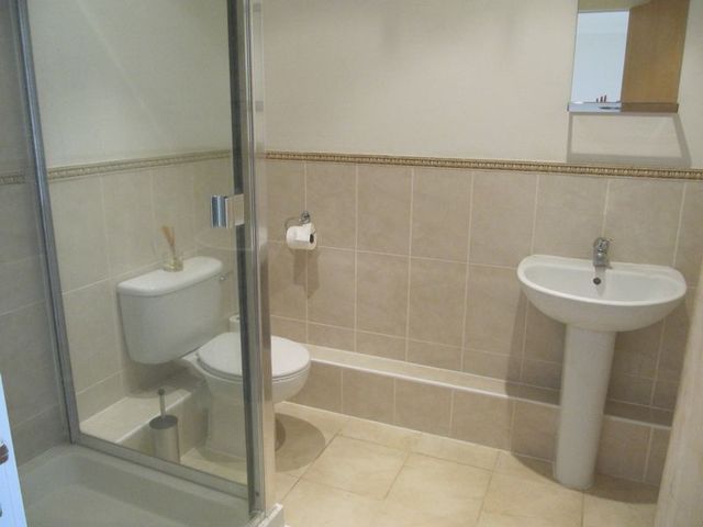  Image of 3 bedroom Flat to rent in Dean Street Marlow SL7 at Bank Apartments Dean Street Marlow, SL7 3DX