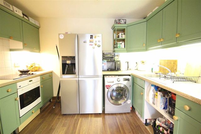  Image of 1 bedroom Flat for sale in Clarkes Drive Uxbridge UB8 at Clarkes Drive Hillingdon Hillingdon, UB8 3UL
