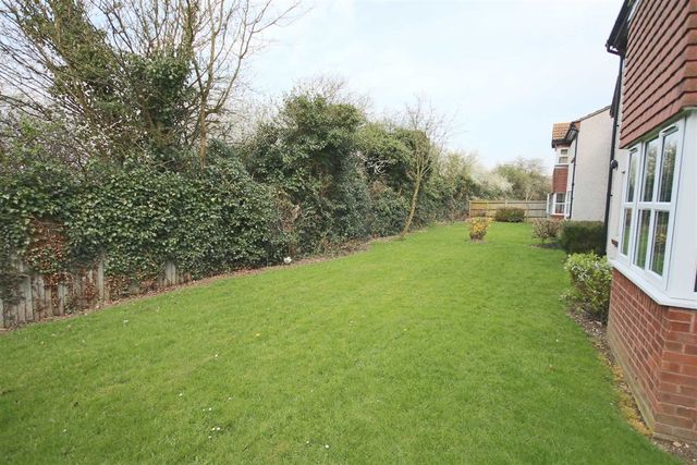  Image of 1 bedroom Flat for sale in Clarkes Drive Uxbridge UB8 at Clarkes Drive Hillingdon Hillingdon, UB8 3UL