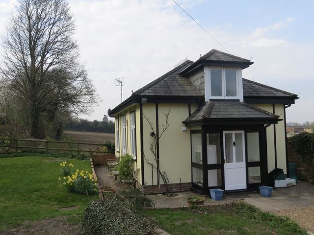 Image of 1 bedroom Detached house to rent in Cores End Road Bourne End SL8 at Cores End Cottage Cores End Road BOURNE END, SL8 5JD