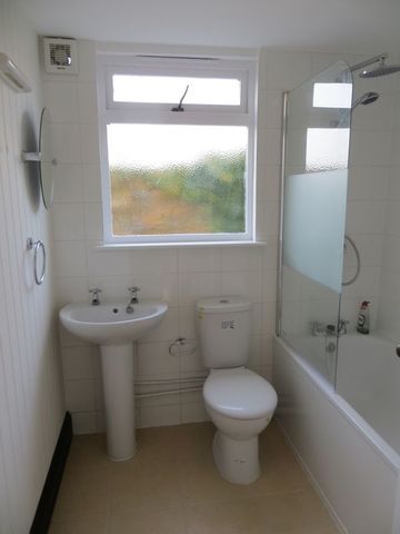  Image of 1 bedroom Detached house to rent in Cores End Road Bourne End SL8 at Cores End Cottage Cores End Road BOURNE END, SL8 5JD