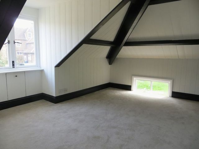  Image of 1 bedroom Detached house to rent in Cores End Road Bourne End SL8 at Cores End Cottage Cores End Road BOURNE END, SL8 5JD