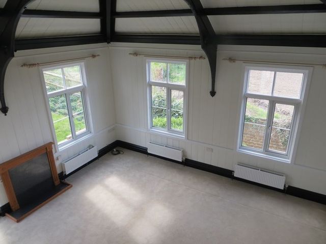  Image of 1 bedroom Detached house to rent in Cores End Road Bourne End SL8 at Cores End Cottage Cores End Road BOURNE END, SL8 5JD