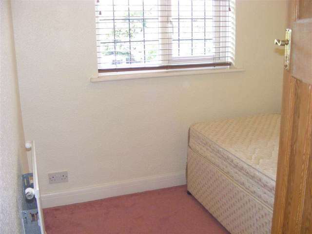  Image of 3 bedroom Semi-Detached house to rent in Crosslands Road West Ewell Epsom KT19 at Crosslands Road Ewell Epsom, KT19 9SS