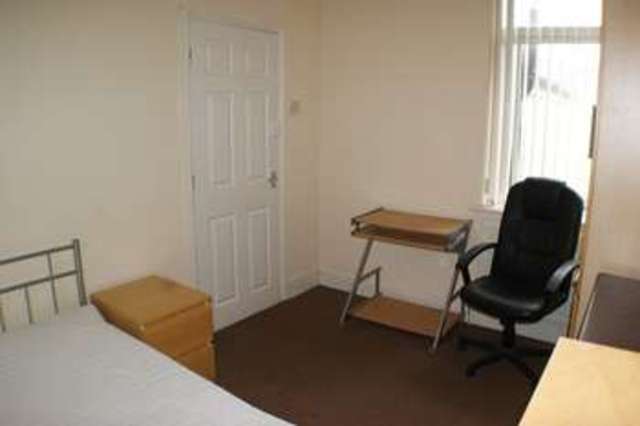  Image of 1 bedroom Terraced house to rent in Diana Street Cardiff CF24 at Diana Street Roath Cardiff, CF24 4TS