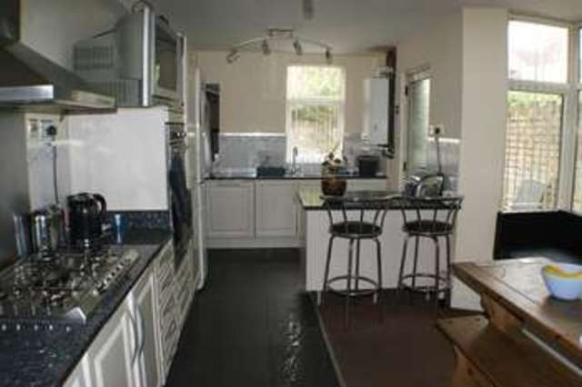  Image of 1 bedroom Terraced house to rent in Diana Street Cardiff CF24 at Diana Street Roath Cardiff, CF24 4TS