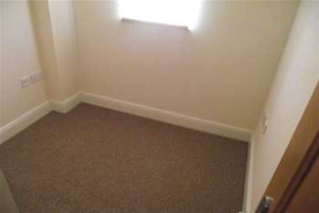  Image of 4 bedroom Property to rent in Earlsbury Gardens Edgware HA8 at Edgware, HA8 8BF